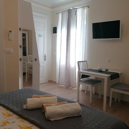 Apartman Lusetic Abbazia Esterno foto