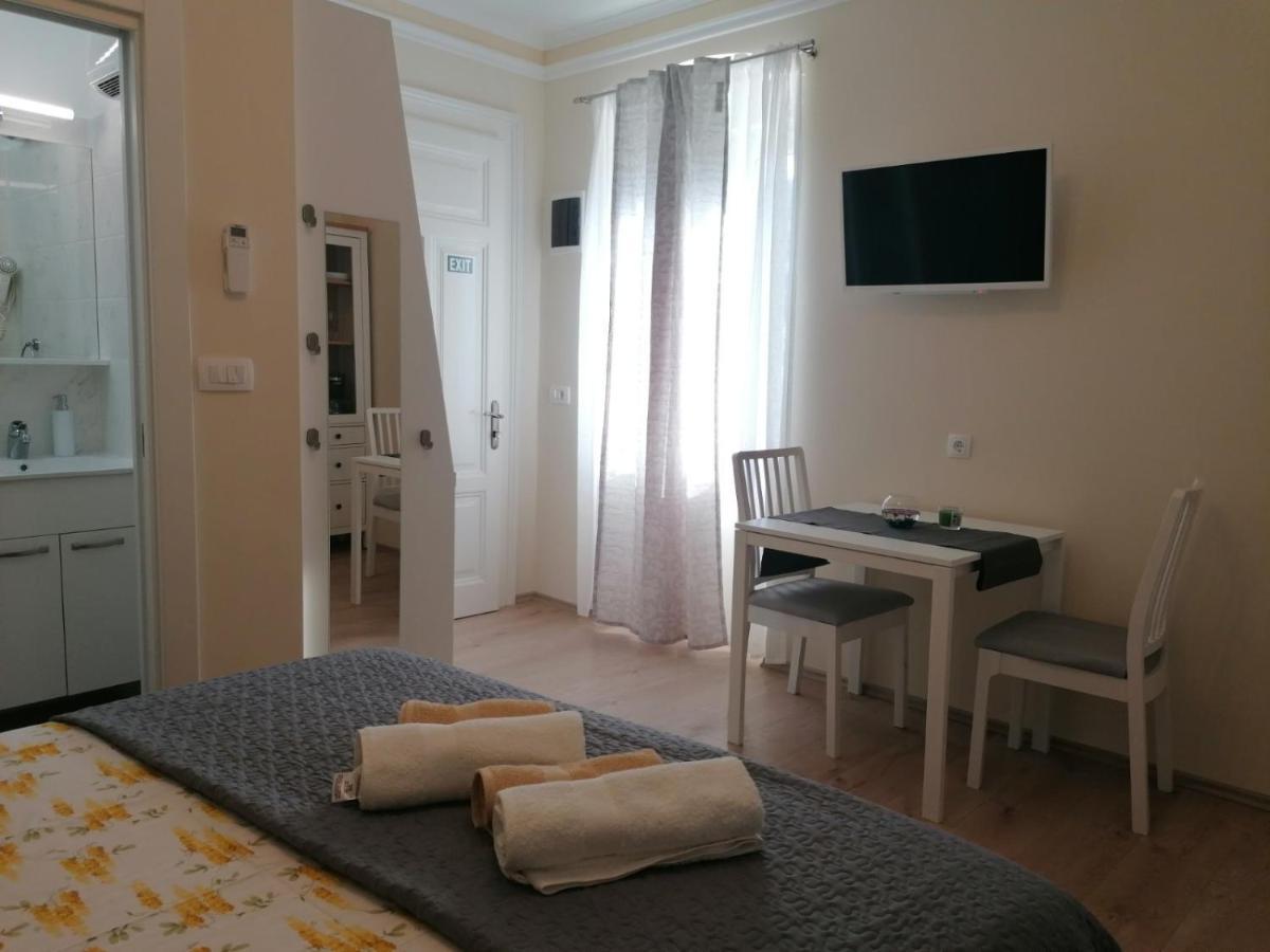 Apartman Lusetic Abbazia Esterno foto